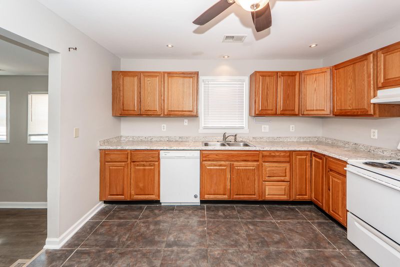 119 Carolina Wren Ave, Ladson, SC 29456