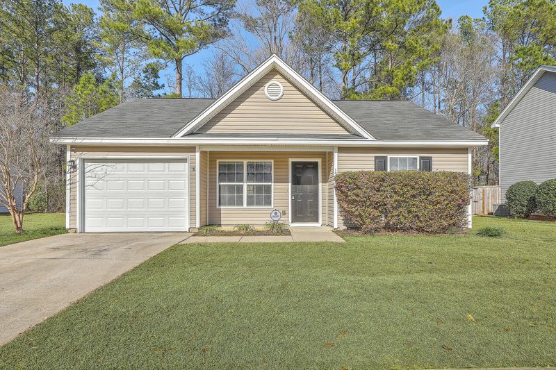 191 Blackstone Dr, Moncks Corner, SC 29461