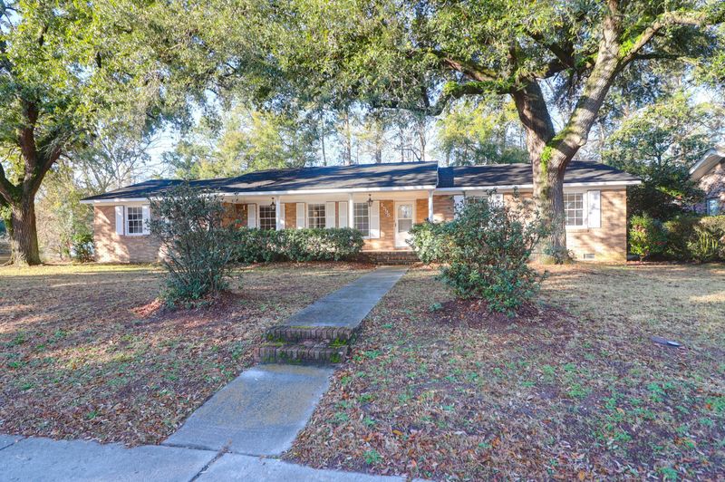 1595 Dickens St, Charleston, SC 29407