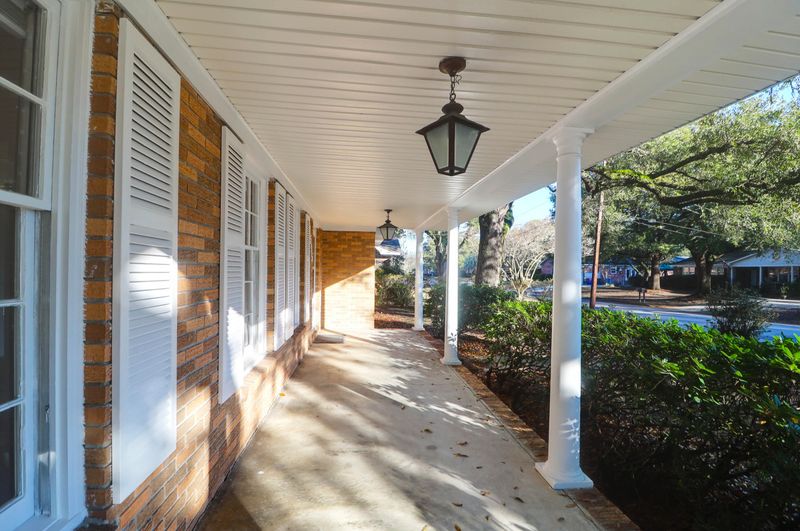 1595 Dickens St, Charleston, SC 29407