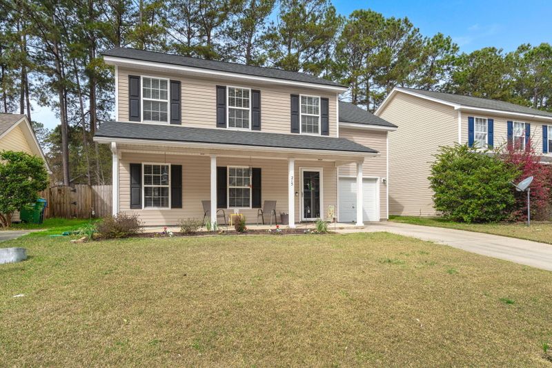 215 Trickle Dr, Summerville, SC 29483