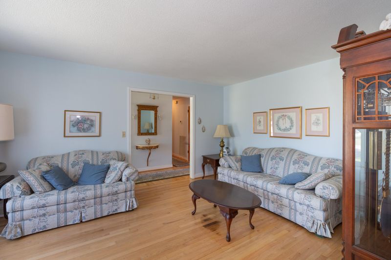 8341 Delhi Rd, North Charleston, SC 29406