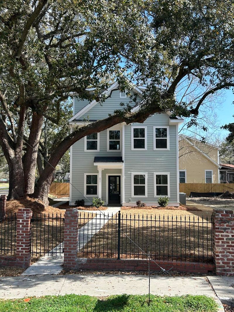 651 Magnolia Rd, Charleston, SC 29407
