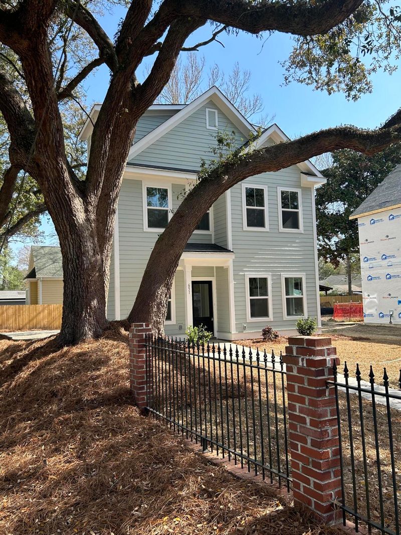 651 Magnolia Rd, Charleston, SC 29407