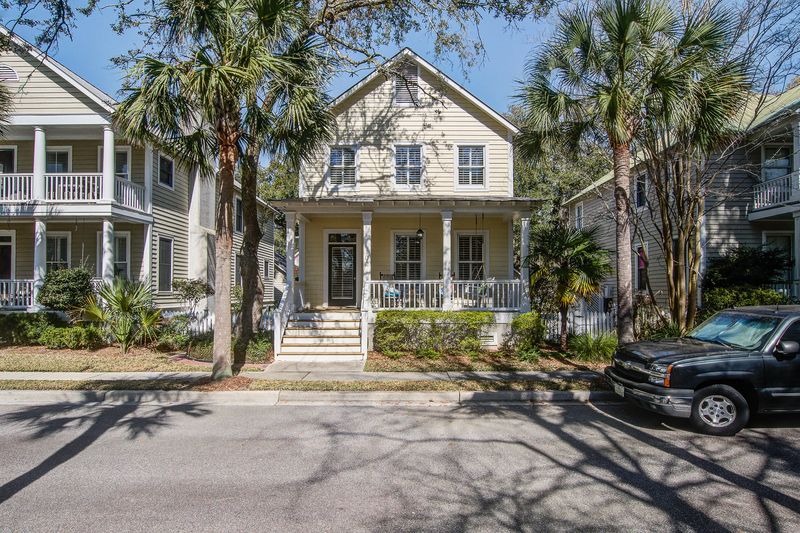 102 Barnaby St, Charleston, SC 29492
