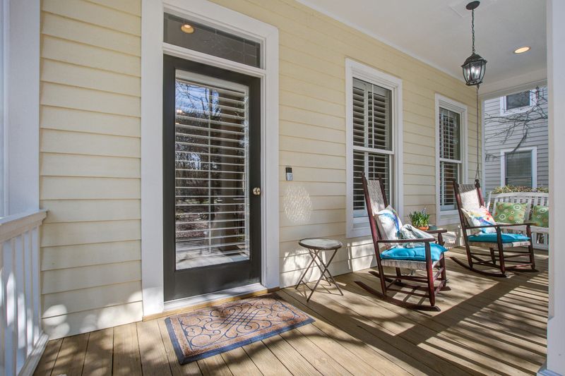 102 Barnaby St, Charleston, SC 29492