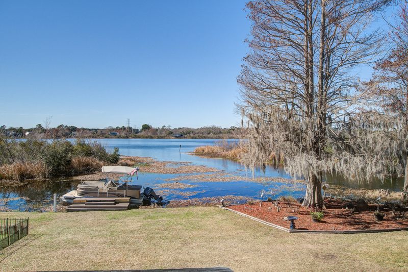 318 Archibald Dr, Goose Creek, SC 29445