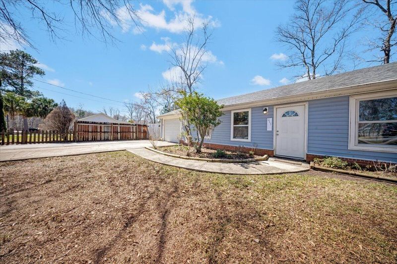 211 Amy Dr, Goose Creek, SC 29445