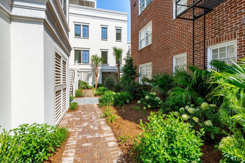 4 Prioleau St, Charleston, SC 29401