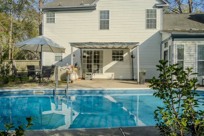 203 Candleberry Cir, Goose Creek, SC 29445