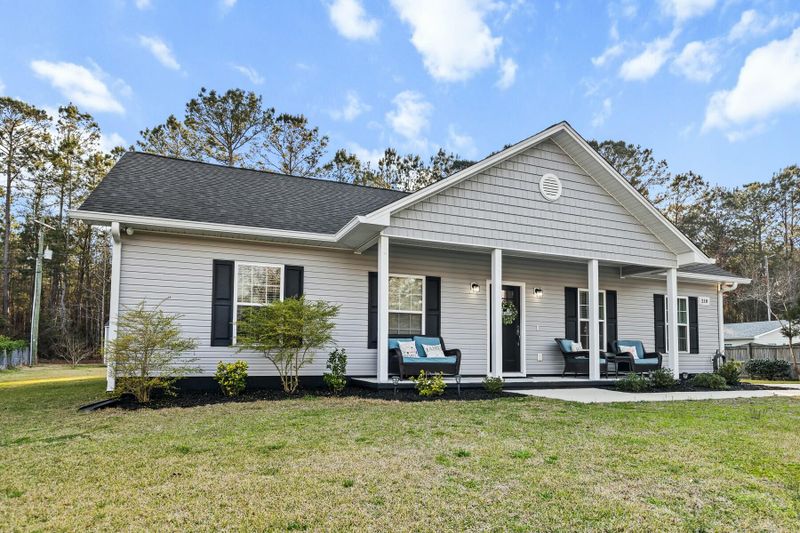 218 Mohican Cir, Summerville, SC 29483