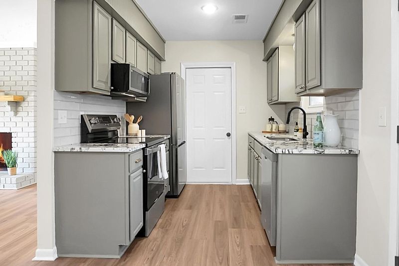 319 Bluebell Ave, Summerville, SC 29483