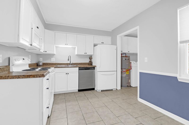 406 Crestview Dr #D, Summerville, SC 29485