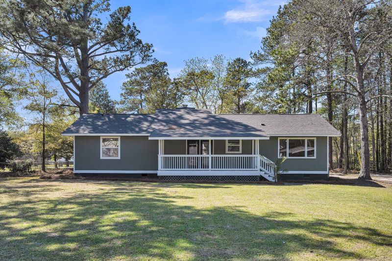 212 Lake Moultrie Dr, Bonneau, SC 29431
