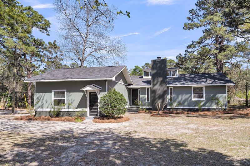 212 Lake Moultrie Dr, Bonneau, SC 29431