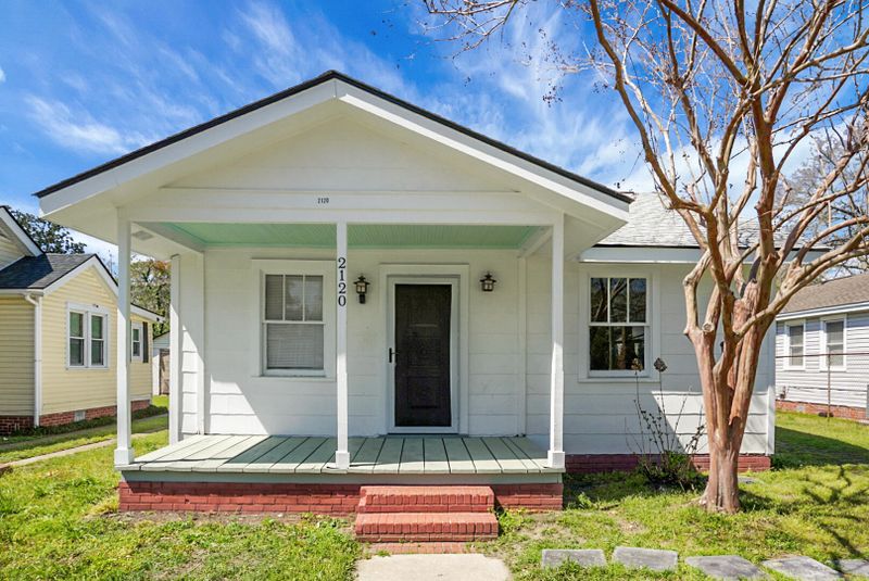 2120 Thornlee Dr, North Charleston, SC 29405