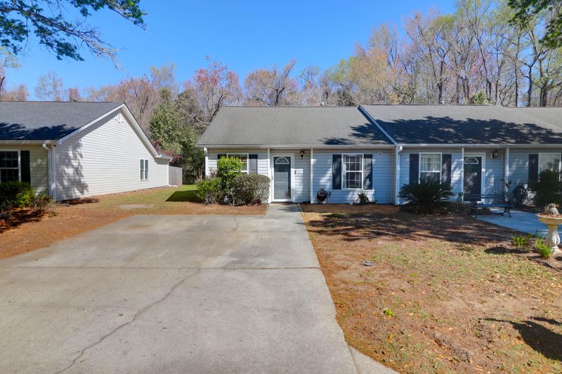 1543 Blaze Ln, Charleston, SC 29412