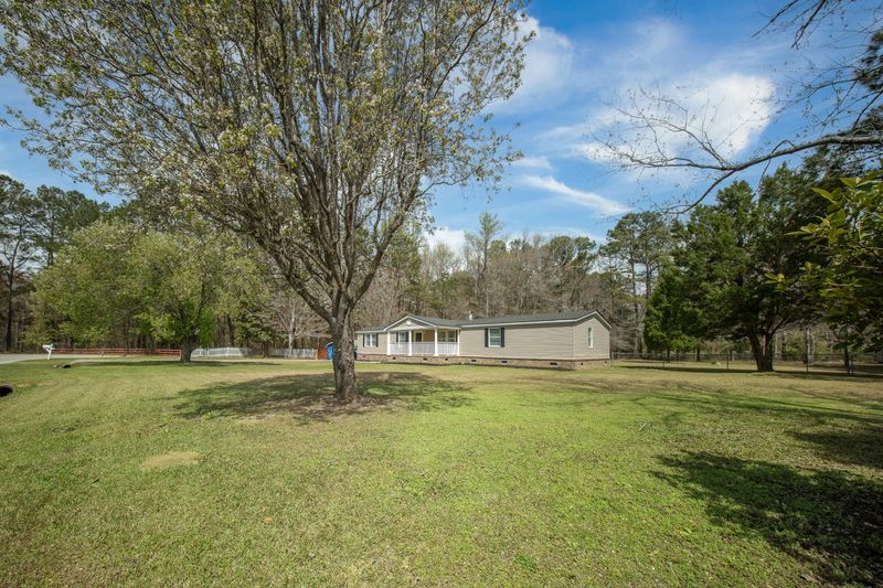 120 W Cotton Patch Ln, Bonneau, SC 29431