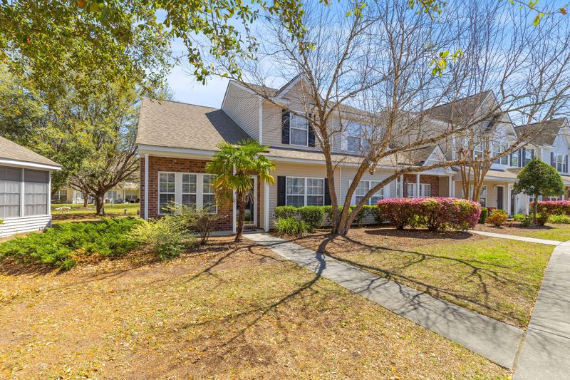 205 Yellow Hawthorn Cir, Summerville, SC 29483