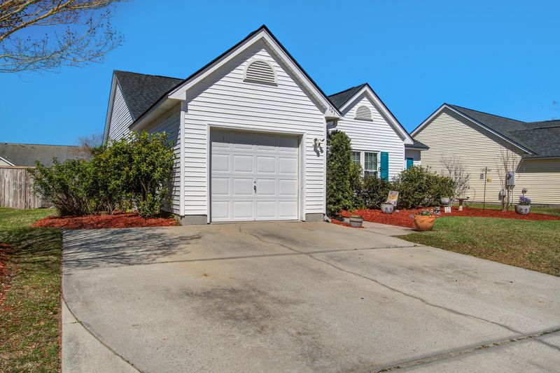 101 Dovetail Cir, Summerville, SC 29483