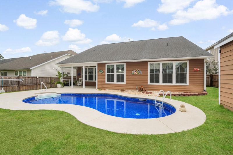 404 Ambergate Ln, Moncks Corner, SC 29461