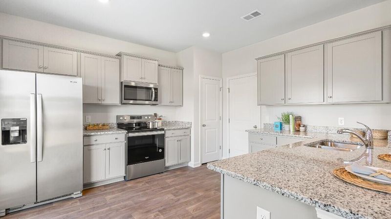 2274 Macallan Blvd, Ravenel, SC 29470