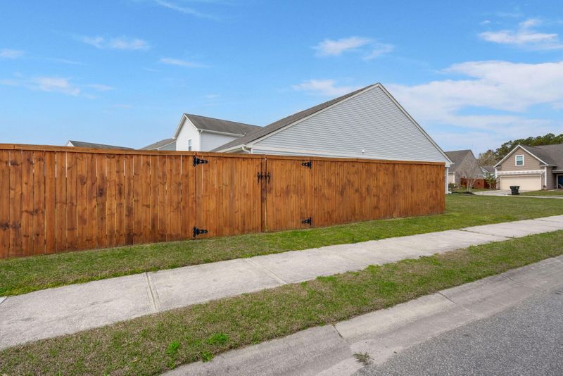 420 Thoroughbred Dr, Moncks Corner, SC 29461