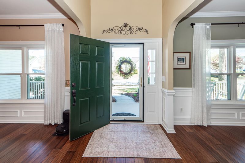 2052 Bancroft Ln, Mount Pleasant, SC 29466