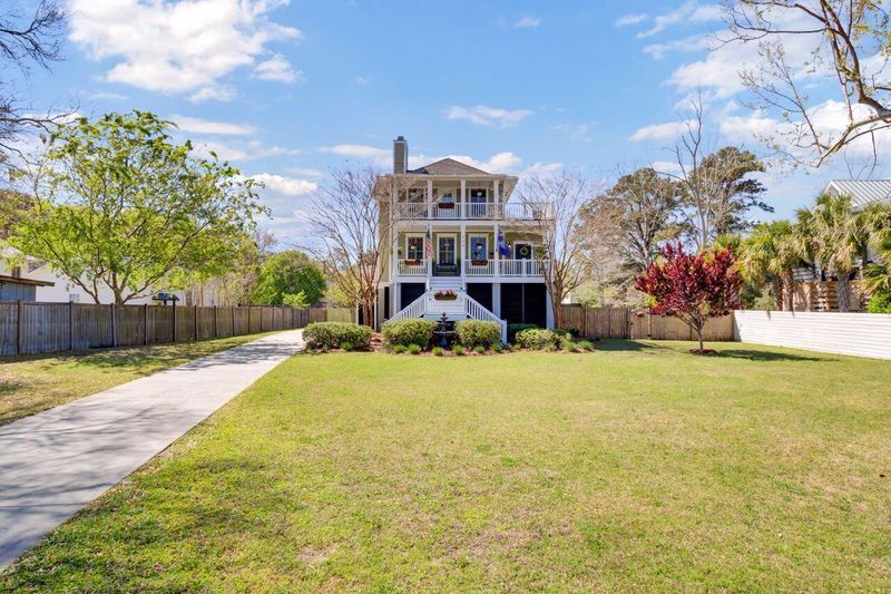 185 5th Ave, Mount Pleasant, SC 29464