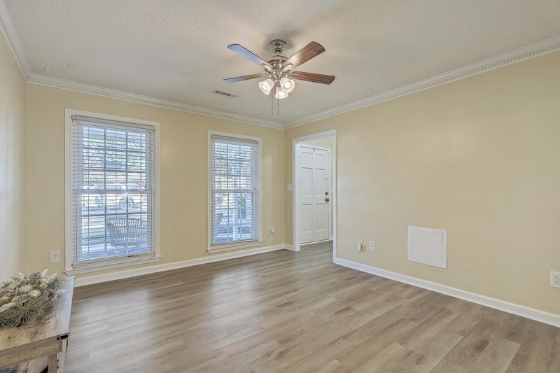 131 Kennington Dr, Goose Creek, SC 29445