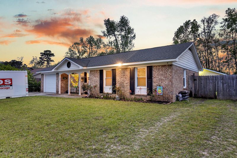 4984 Foxwood Dr, North Charleston, SC 29418