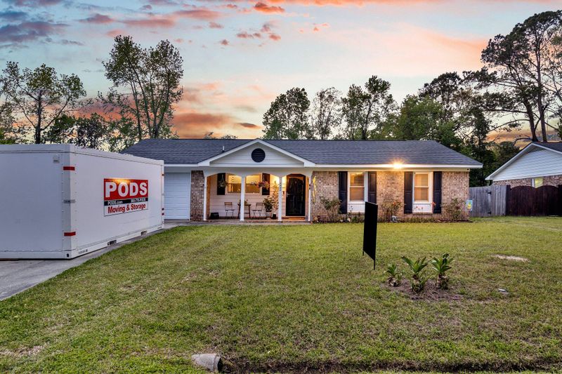 4984 Foxwood Dr, North Charleston, SC 29418