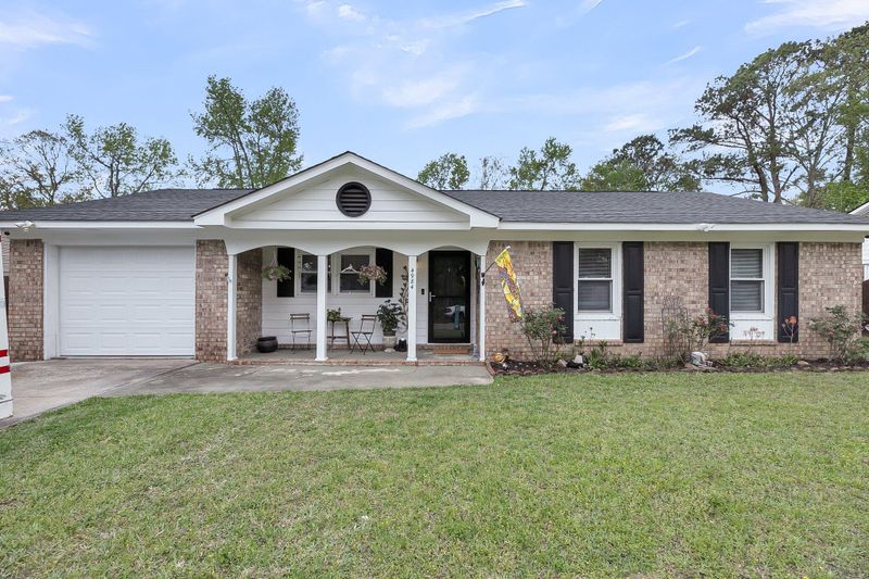 4984 Foxwood Dr, North Charleston, SC 29418