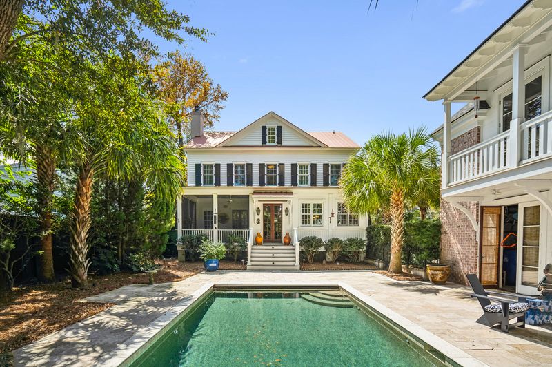 34 Frogmore Rd, Mount Pleasant, SC 29464