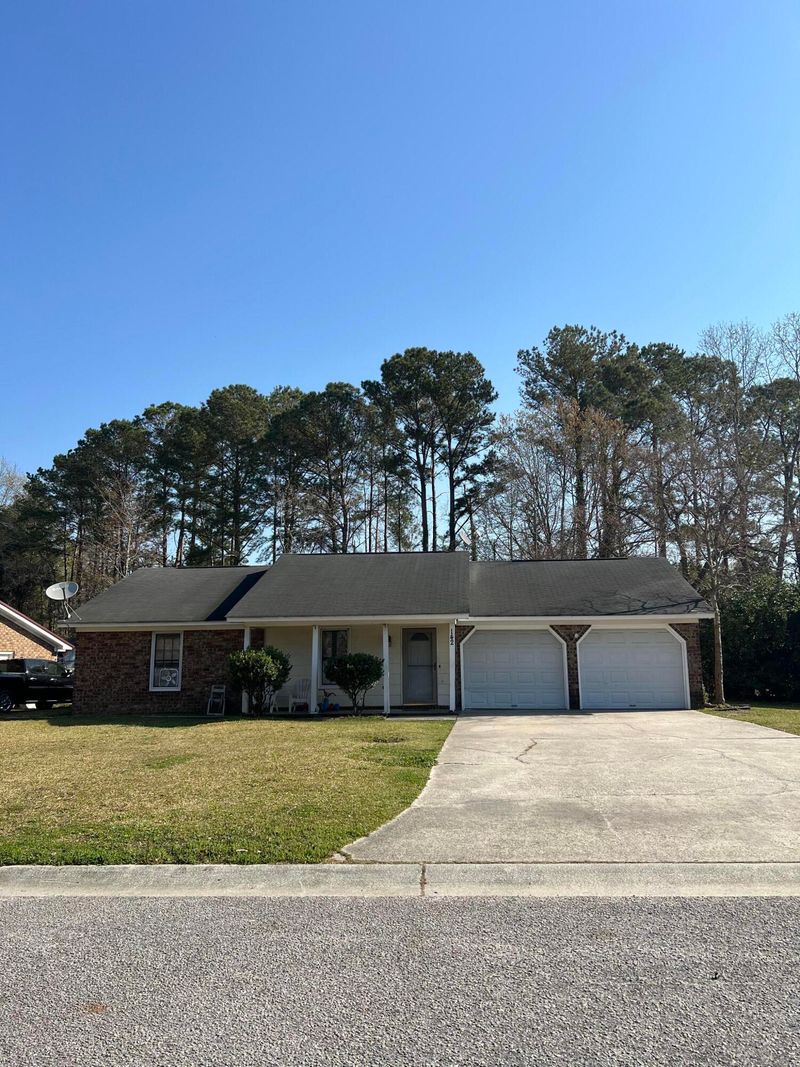 142 Aylesbury Rd, Goose Creek, SC 29445