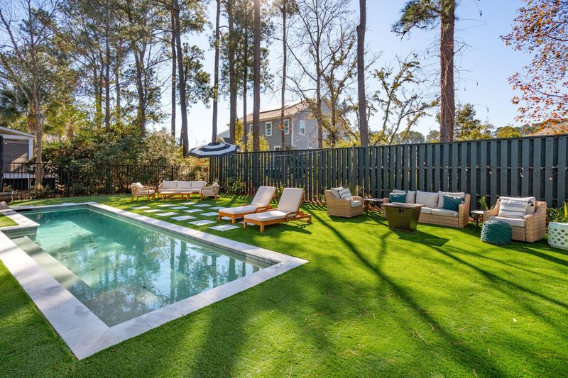 307 Shoals Dr, Mount Pleasant, SC 29464