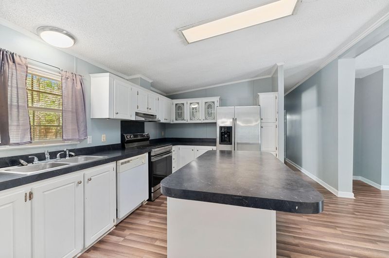 158 Dean Dr, Summerville, SC 29483
