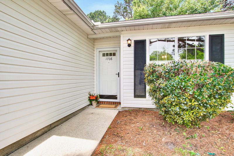 1708 Eallystockert Rd, Charleston, SC 29414