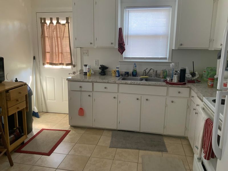 247 Fleming Rd, Charleston, SC 29412