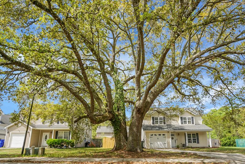 1502 Thoroughbred Blvd, Johns Island, SC 29455