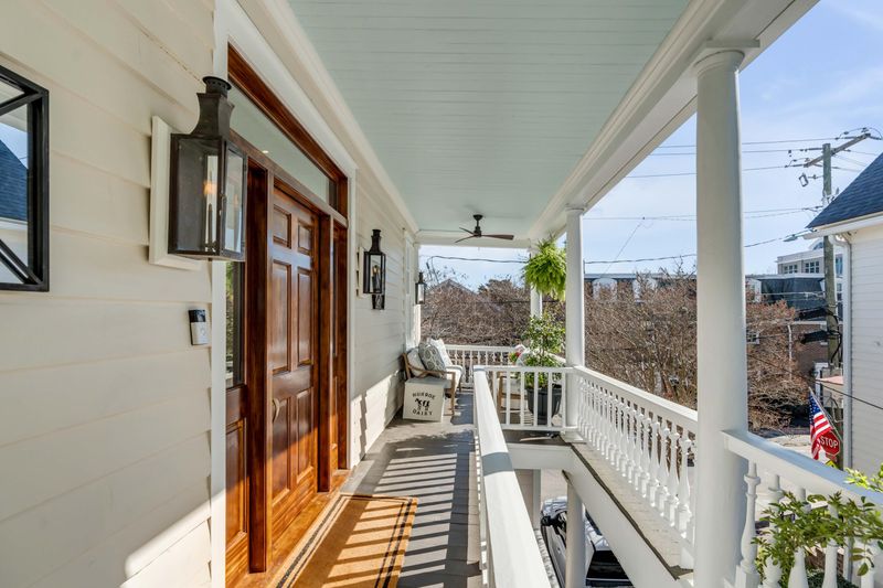106 Queen St #B, Charleston, SC 29401