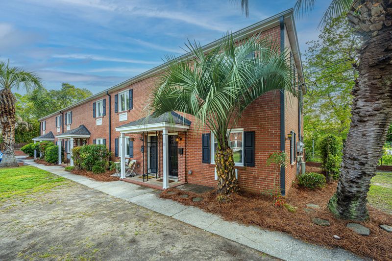 21 Hester St #Apt. 12, Charleston, SC 29403