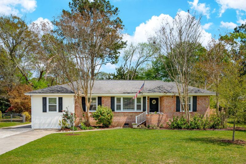 392 Cross St, Charleston, SC 29407