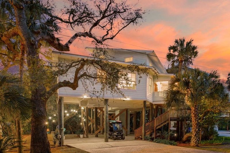 217 E Huron Ave, Folly Beach, SC 29439