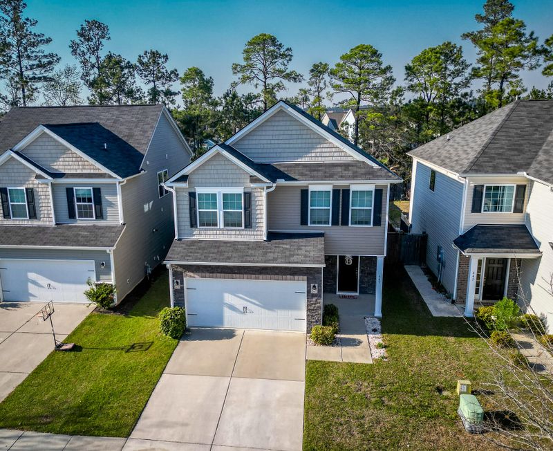 449 Whispering Breeze Ln, Summerville, SC 29486