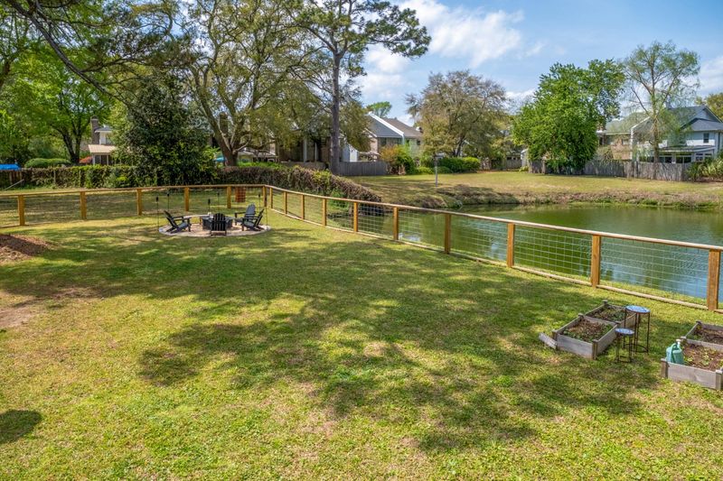 68 Oyster Point Row, Charleston, SC 29412