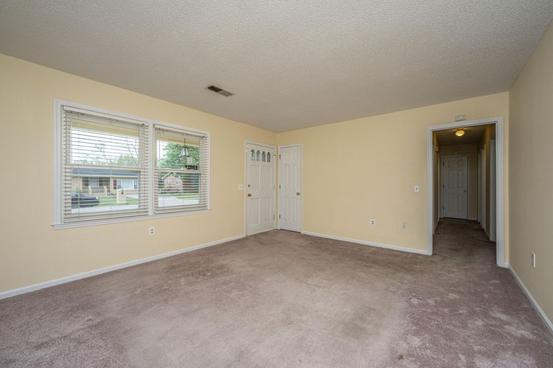 7079 N Kenwood Dr, North Charleston, SC 29406