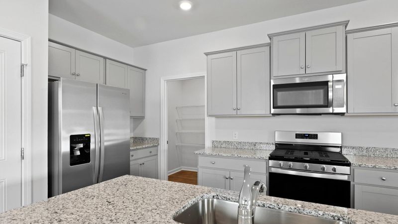 277 Watersglen Dr, Summerville, SC 29486