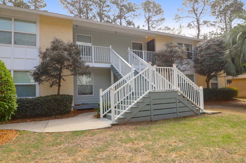 341 W Coleman Blvd #F, Mount Pleasant, SC 29464
