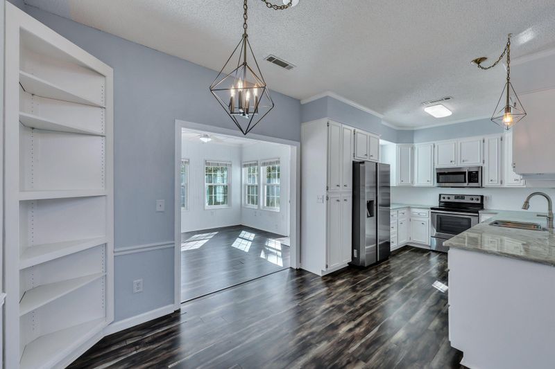 1652 Lauda Dr, Mount Pleasant, SC 29464